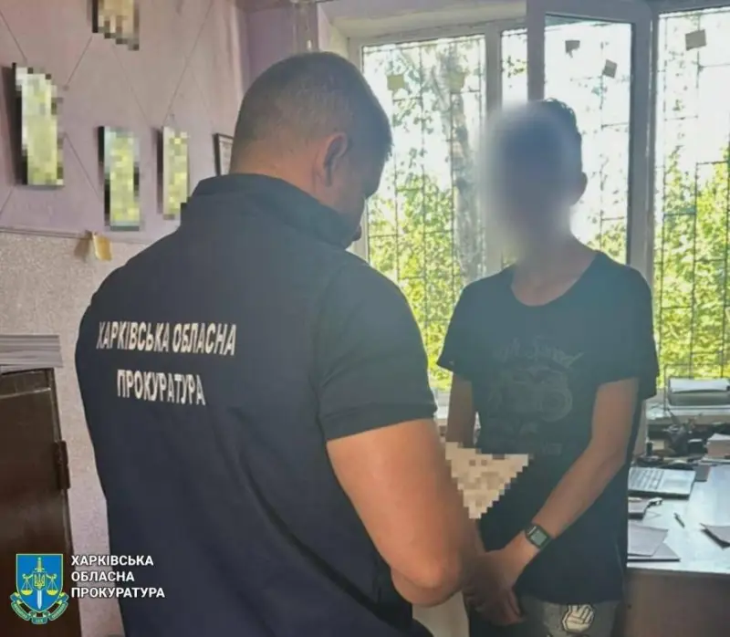 Знущались над підлітком, який нещодавно втратив матір: фігурантів взяли під варту